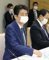 PM Abe at economic council meeting