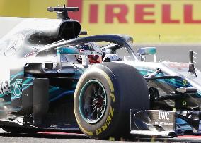 Auto racing: Lewis Hamilton