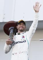Auto racing: Lewis Hamilton
