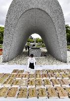 Airing of Hiroshima A-bomb victims list