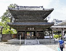 Sengaku-ji temple in Tokyo