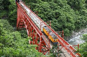 Kurobe Gorge sightseeing train