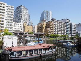 Japanese houseboat