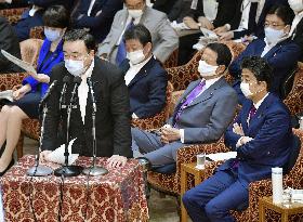 PM Abe at lower house session