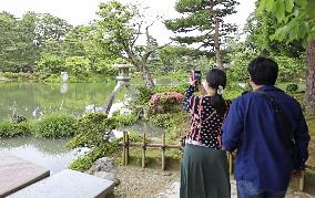 1st weekend since freedom of travel restored across Japan