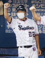 Baseball: Opening series in Japan