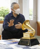 Kitaro donates Grammy Award trophy to hometown