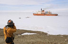 Shirase icebreaker in Antarctic Sea