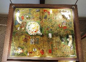 Pure-gold Game of Life board game in Japan