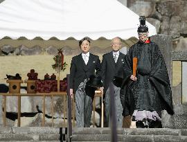 Japan emperor's visit to mausoleums of past emperors