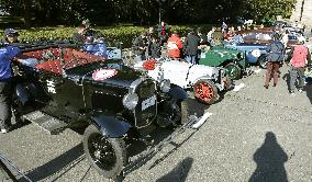 Vintage cars parade in Tokyo