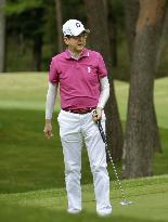 PM Abe on the golf course