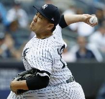 Baseball: Tanaka earns 13th win as Yankees defeat Blue Jays