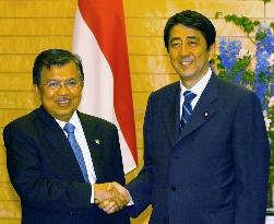 Indonesian vice president meets with Abe