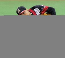 Lotte's submarine pitcher Watanabe takes season's 1st victory