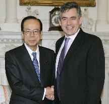 Fukuda meets Prime Minister Brown in London