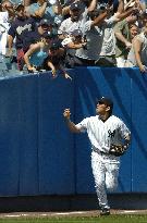 (3)Yankees' Matsui hits 2 singles against Orioles