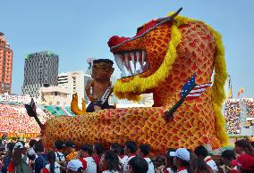 Thai students hold parade in demonstration against military junta