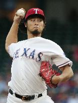 Darvish picks up 5th win as Rangers beat Mariners