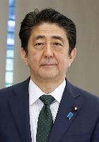 Abe eyes postponing consumption tax hike until Oct. 2019