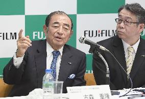 Fujifilm to buy Takeda's chemical research unit for 155 bil. yen