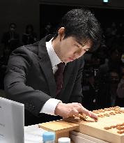 Shogi star Fujii beats Habu