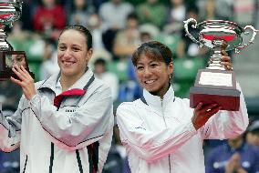 Asagoe-Srebotnik pair wins women's doubles final