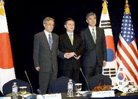 S. Korea, U.S., Japan hold talks on N. Korea