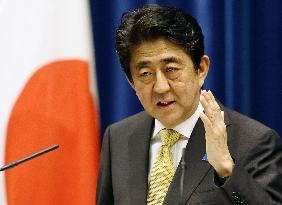 Abe to create new ministerial post to tackle key issues