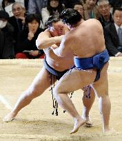 Asashoryu, Hakuho get 2nd wins at spring tourney