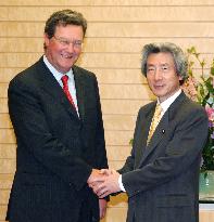 Koizumi backs Australia's bid to join East Asia summit