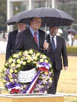 (1)Foreign Minister Downer visits Hiroshima