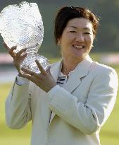 Hattori wins Fujitsu Ladies in playoff