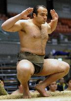 First-ever African wrestler makes sumo debut