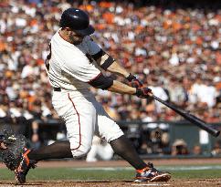 Giants beat Phillies in Game 3