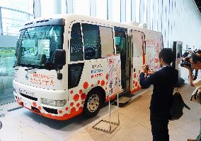 Mobile beauty parlor used in quake-hit area