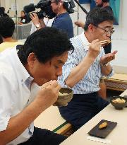 Governor, mayor promote Nagoya food at Milano Expo