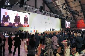 Climate summit starts in Paris aiming for global emissions deal