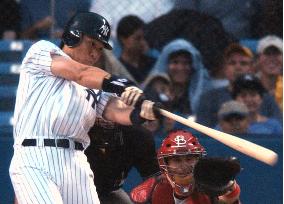 N.Y. Yankees' Matsui hits bases-loaded double