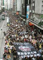 Tens of thousands march in Hong Kong for full democracy