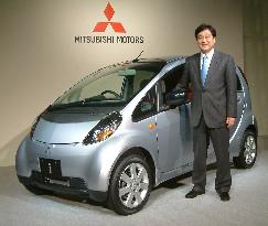 Mitsubishi Motors launches 'i' minicar, targeting baby boomers