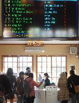 Railway station adopts English info for foreign visitors