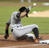 Marlins' Ichiro triples against Mets