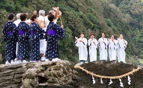 Rite to pray for rich rice crop held on southern Japanese island