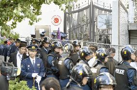 7 people taken to hospital after brawls near Turkish Embassy in Tokyo