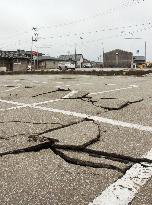 M6.9 quake jolts central Japan, 1 dead, more than 130 injured