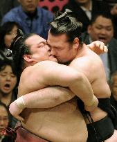 Kotooshu vs. Kisenosato