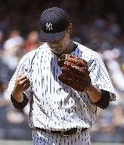 Yankees Tanaka marks 7th win of season