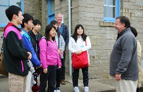 Japan students from quake-hit region study wave power in Britain