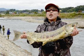 Salmon fishing resumed in Fukushima river after 5-year hiatus